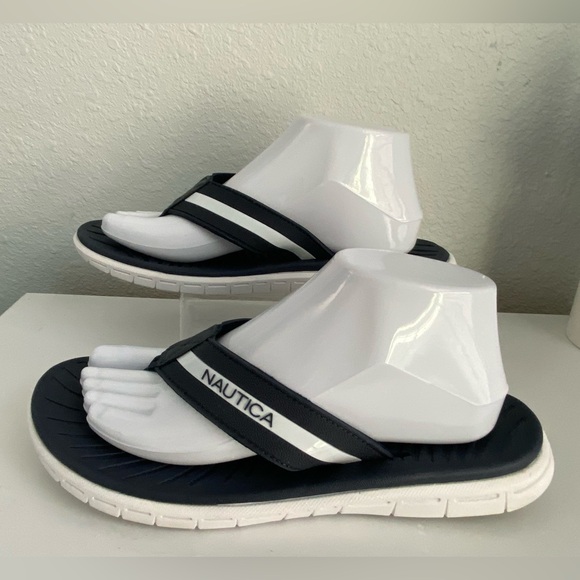 Nautica women’s navy blue white flip flops size 8 - Picture 2 of 9